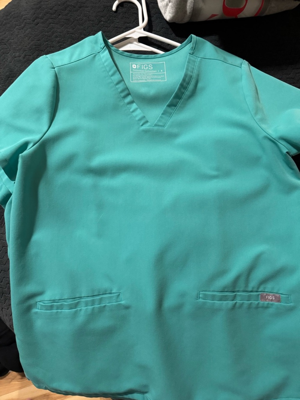 FIGS Surgical Green V-Neck Scrub Top